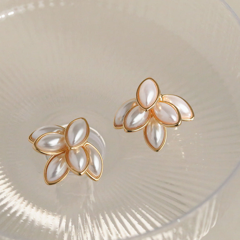 Charming Pearl Earring for Any Occasion