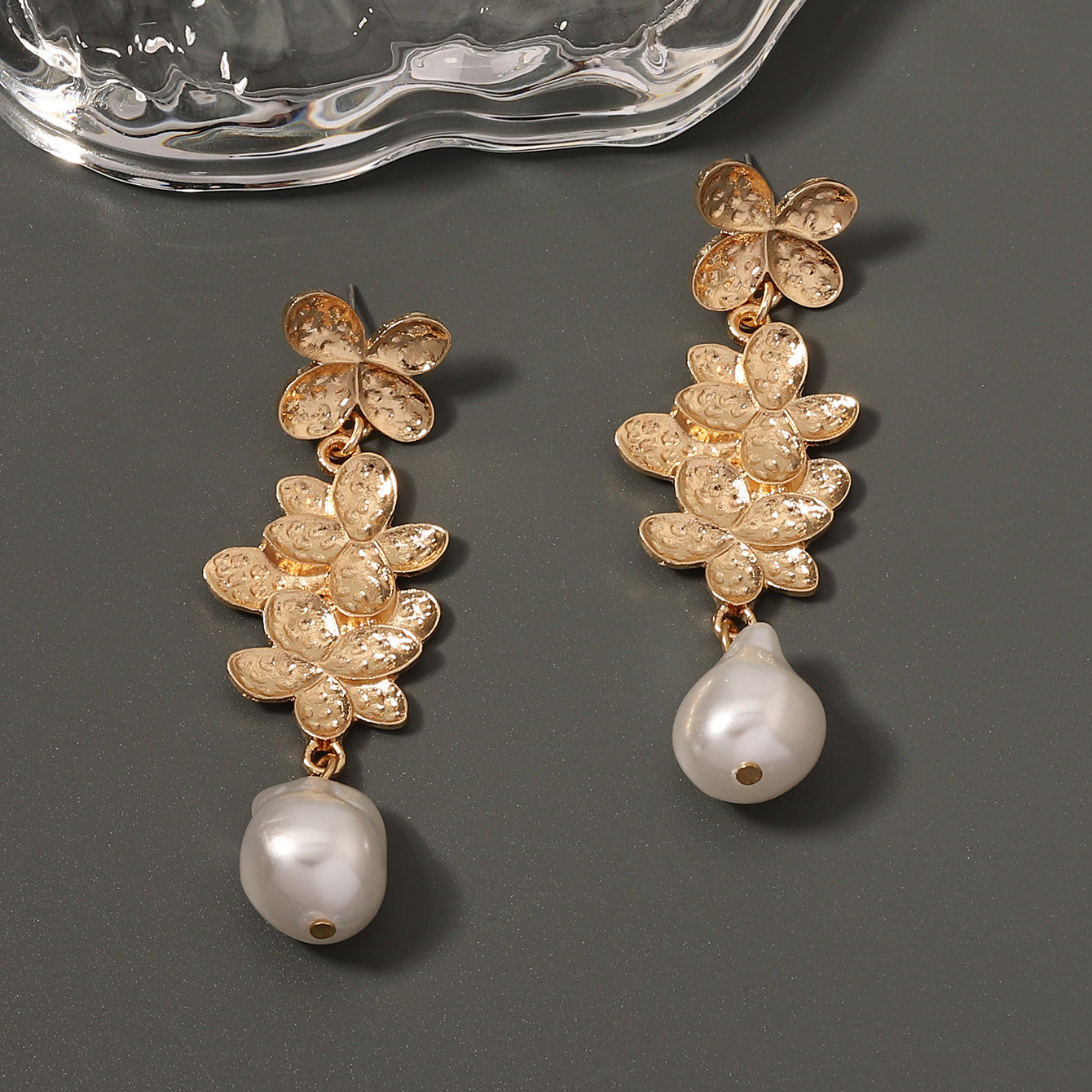 Charming Pearl Earring for Any Occasion