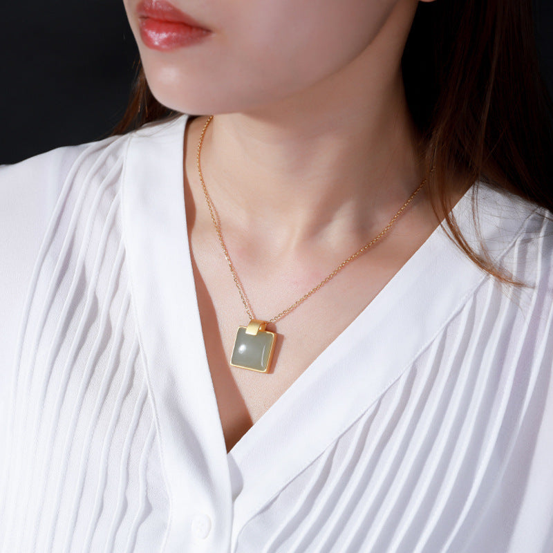 Beautiful Gold Necklace with Unique Style