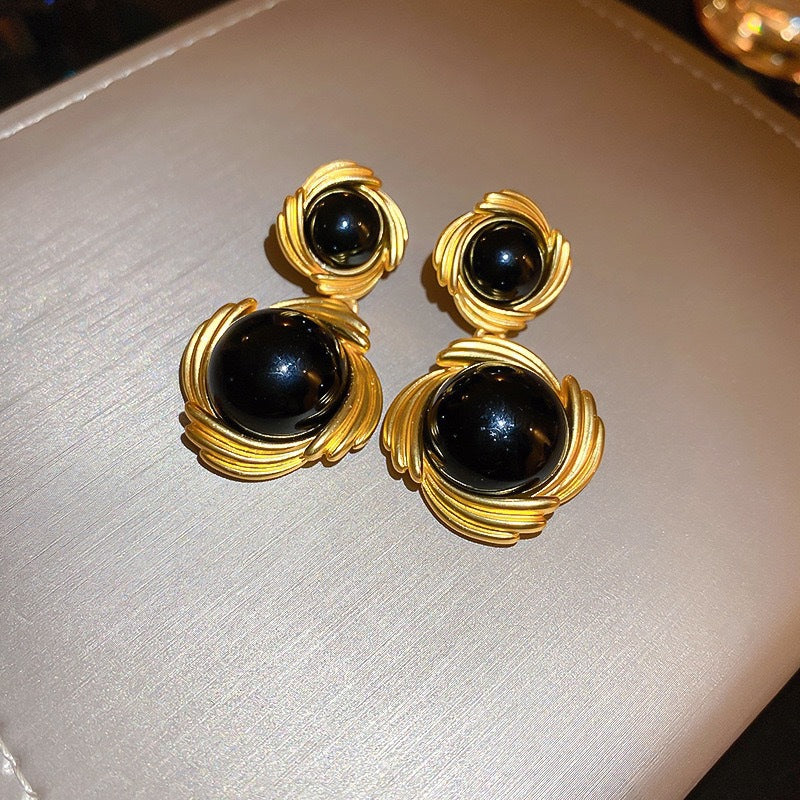 Stunning Gold Earring for Daily Wear