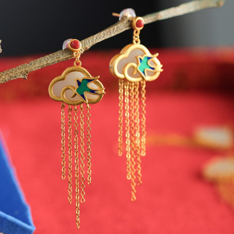 Charming Gold Earring for Any Occasion