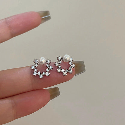 Stunning Pearl Earring for Daily Wear