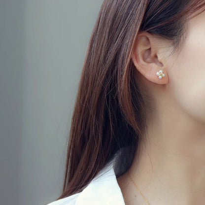 Classic Pearl Earring with Timeless Appeal