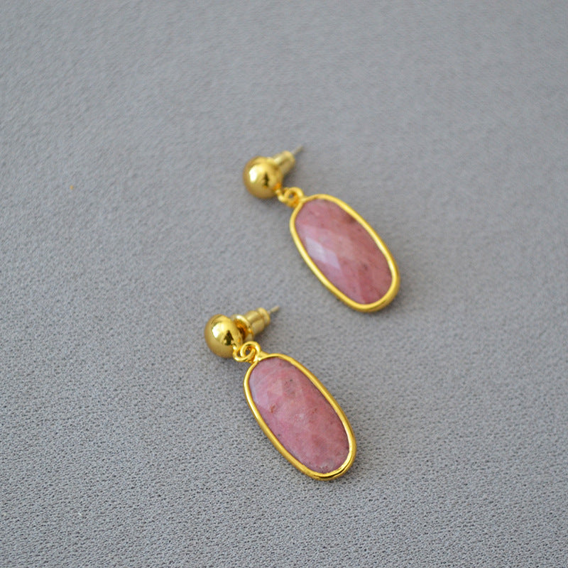 Beautiful Gold Earring with Unique Style