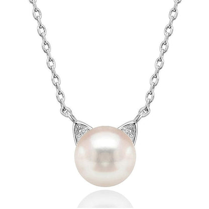 Classic Pearl Necklace with Timeless Appeal