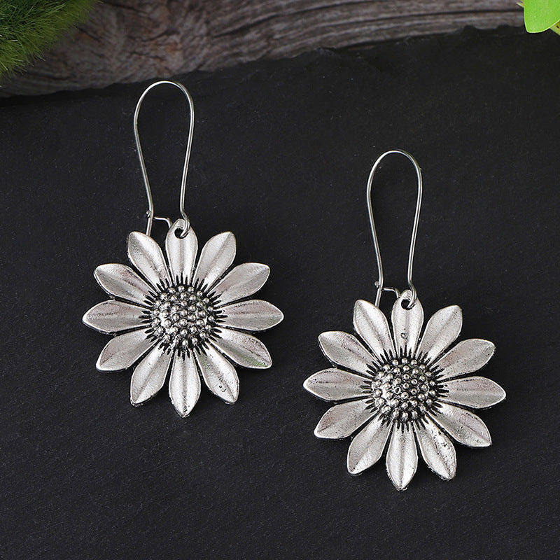 Beautiful Gold Earring with Unique Style