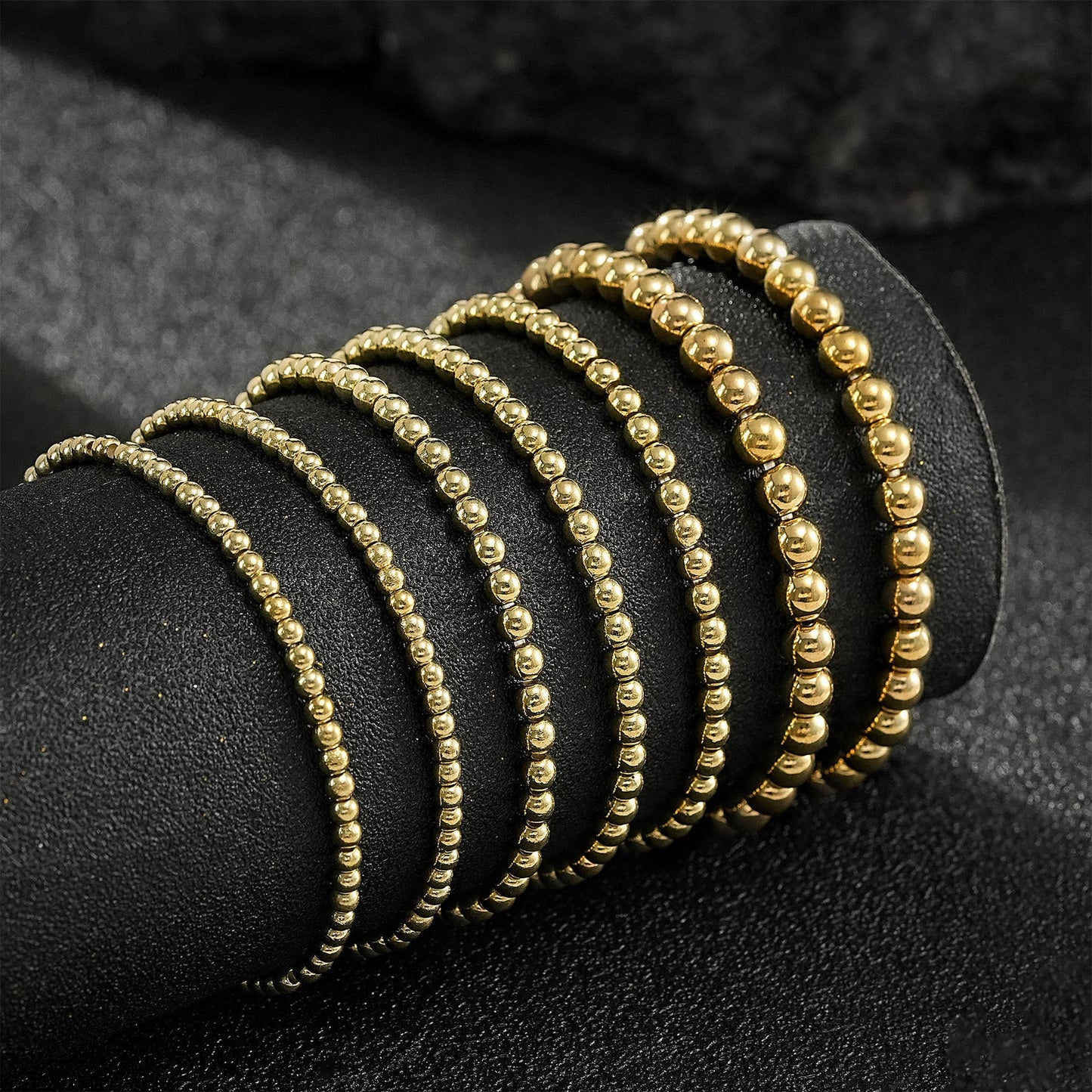 Classic Gold Bracelet with Timeless Appeal