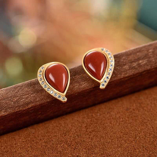 Charming Silver Earring for Any Occasion