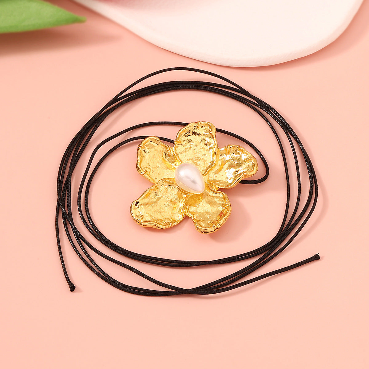 Romantic Pearl Necklace for Special Moments