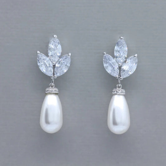 Romantic Pearl Earring for Special Moments