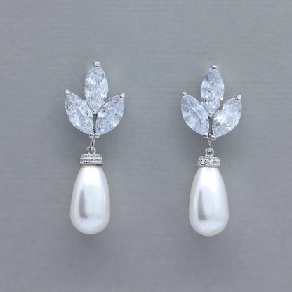 Romantic Pearl Earring for Special Moments
