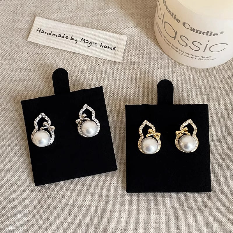 Classic Pearl Earring with Timeless Appeal
