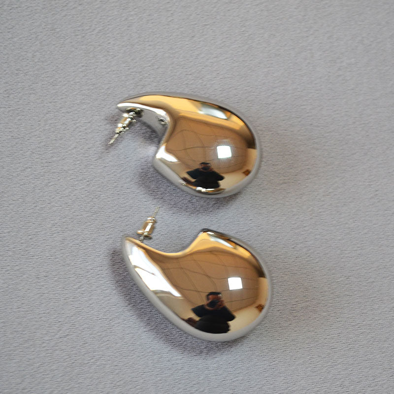 Beautiful Gold Earring with Unique Style