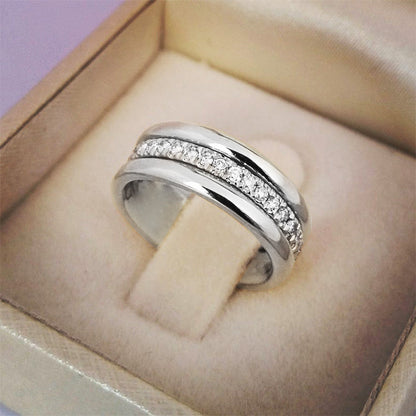 Classic Gold Ring with Timeless Appeal