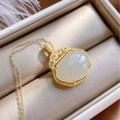 Charming Silver Pendant for Any Occasion