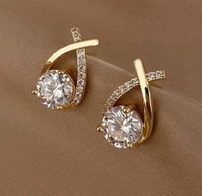 Charming Silver Earring for Any Occasion