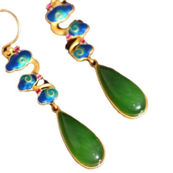 Romantic Gold Earring for Special Moments