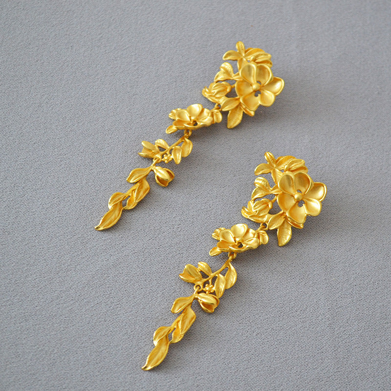 Beautiful Gold Earring with Unique Style