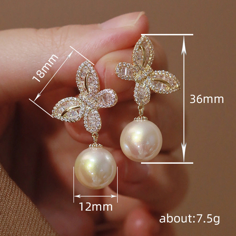 Stunning Pearl Earring for Daily Wear