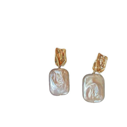 Charming Pearl Earring for Any Occasion