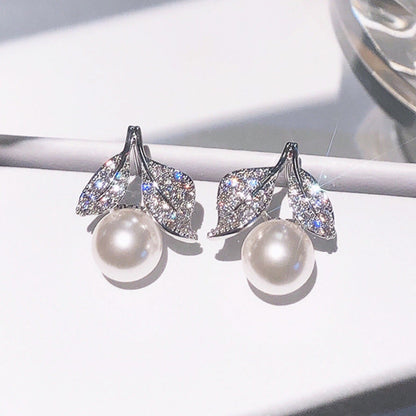 Classic Pearl Earring with Timeless Appeal