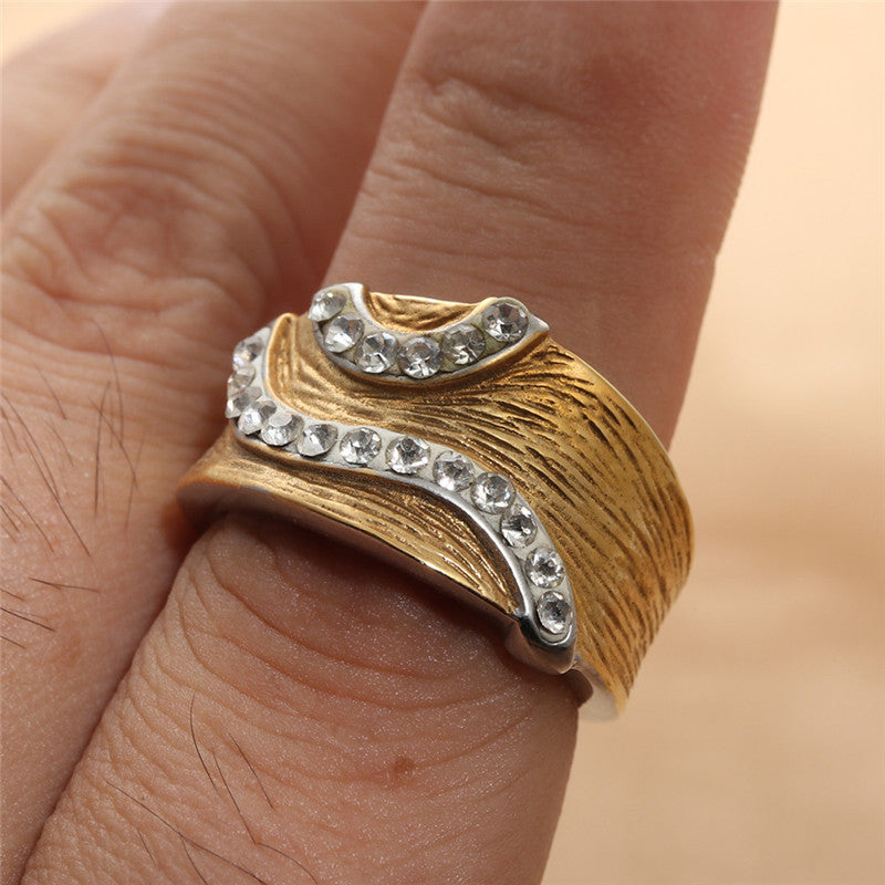 Romantic Gold Ring for Special Moments