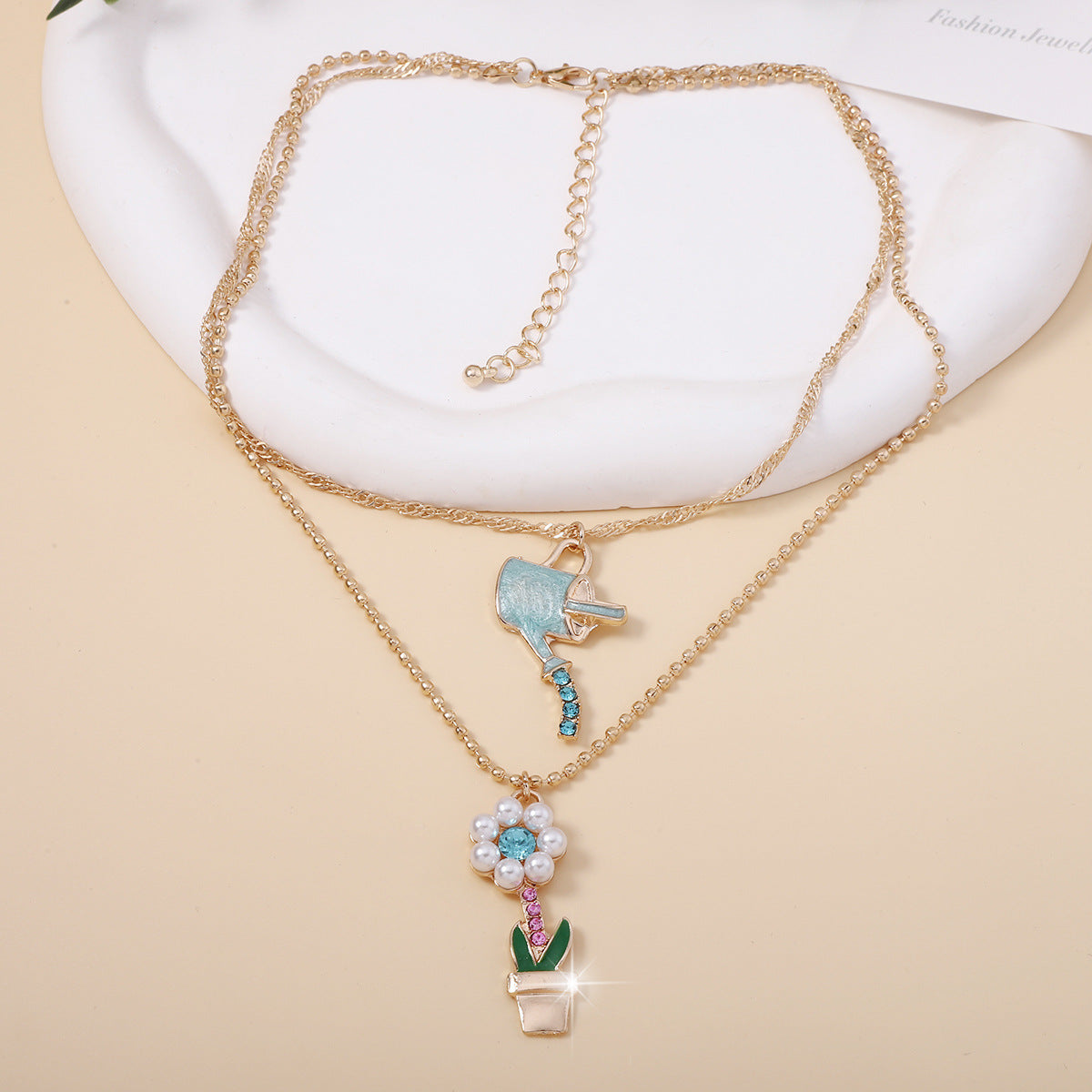 Classic Pearl Necklace with Timeless Appeal