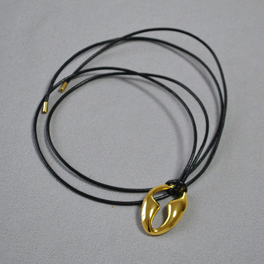 Romantic Gold Necklace for Special Moments