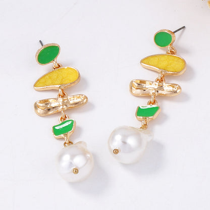 Classic Pearl Earring with Timeless Appeal