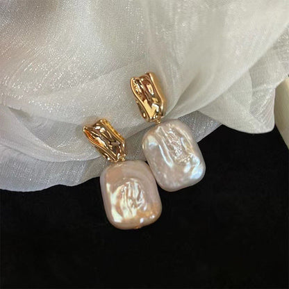 Charming Pearl Earring for Any Occasion