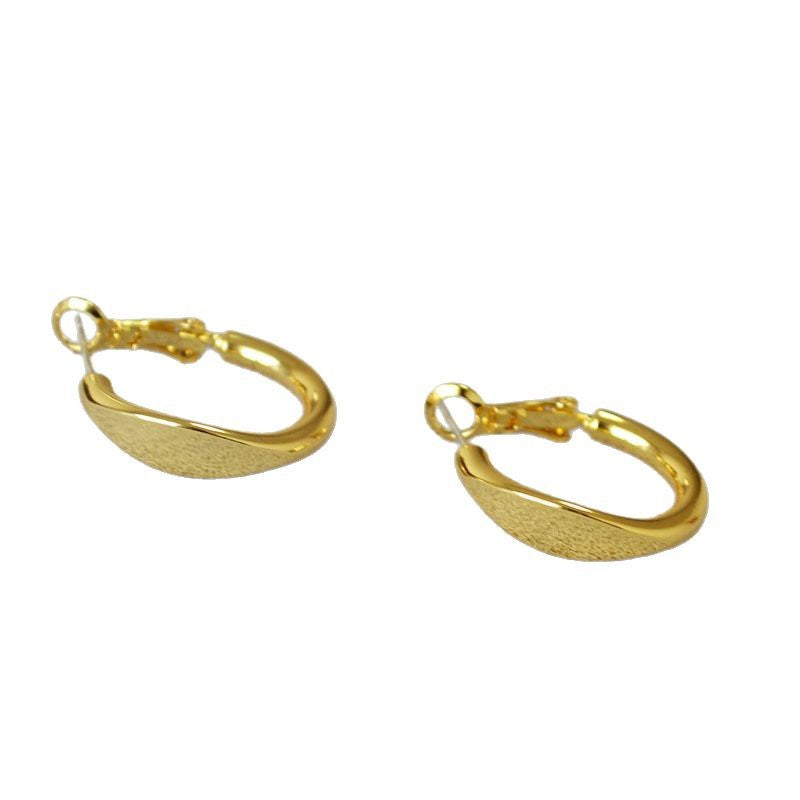 Charming Silver Earring for Any Occasion