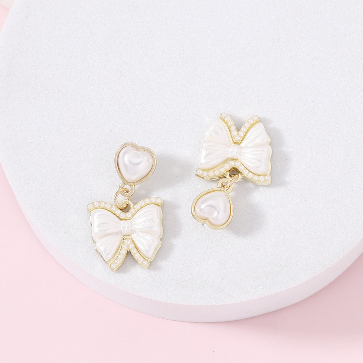 Beautiful Gold Earring with Unique Style