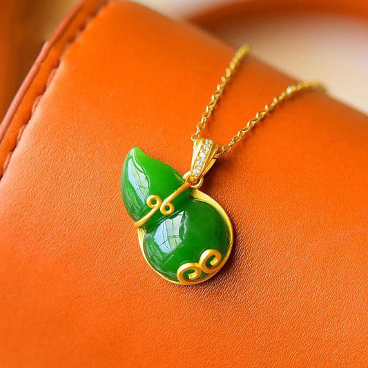Classic Gold Necklace with Timeless Appeal