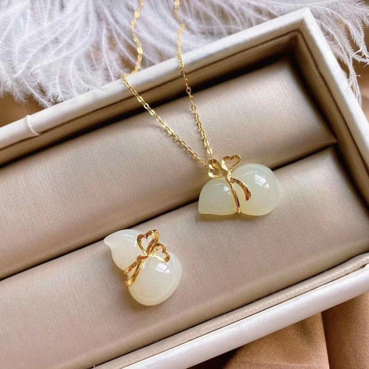 Charming Pendant for Any Occasion