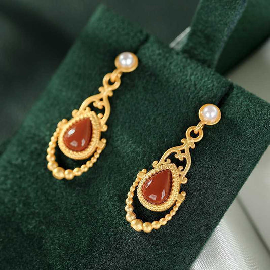 Charming Gold Earring for Any Occasion