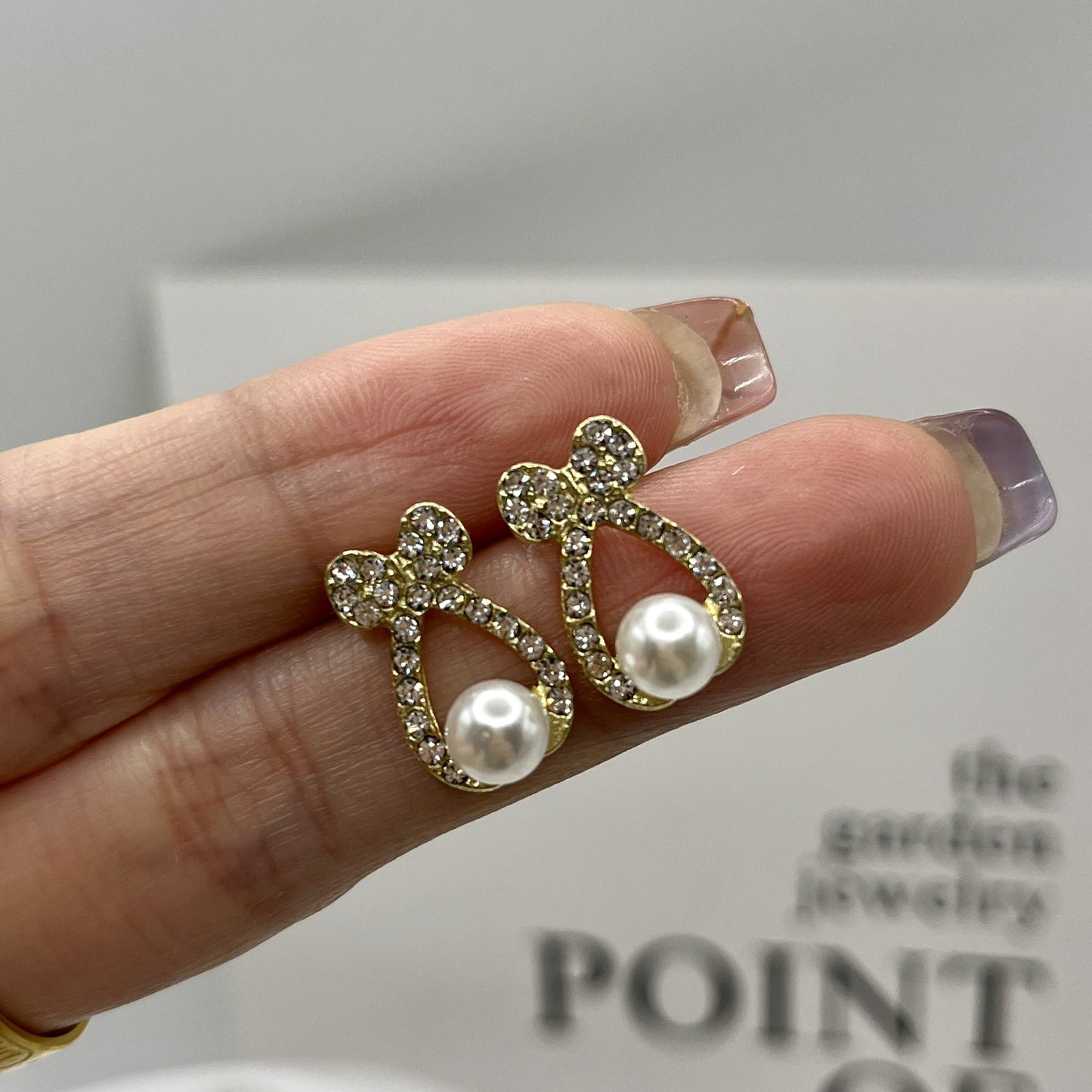 Romantic Pearl Earring for Special Moments