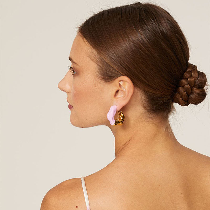 Classic Gold Earring with Timeless Appeal