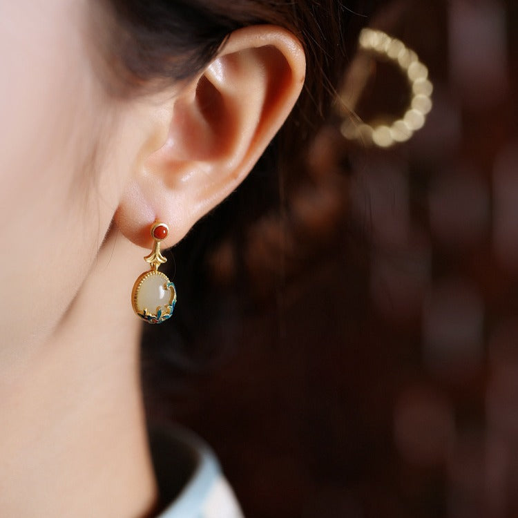 Beautiful Gold Earring with Unique Style