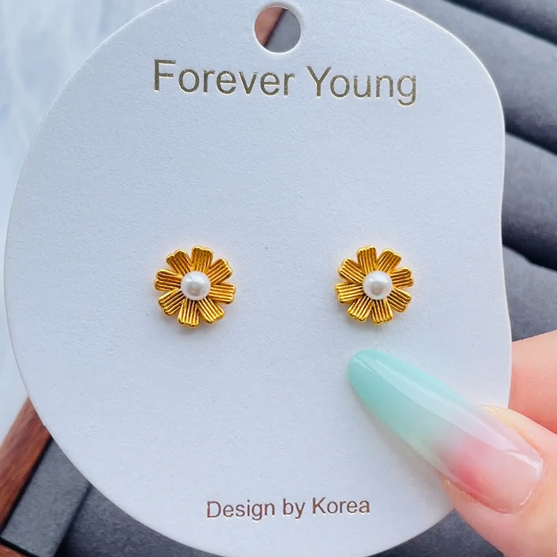 Stunning Pearl Earring for Daily Wear