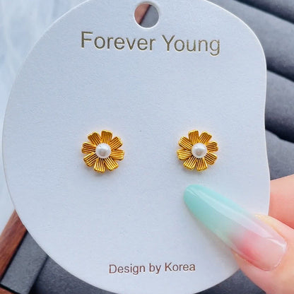 Stunning Pearl Earring for Daily Wear
