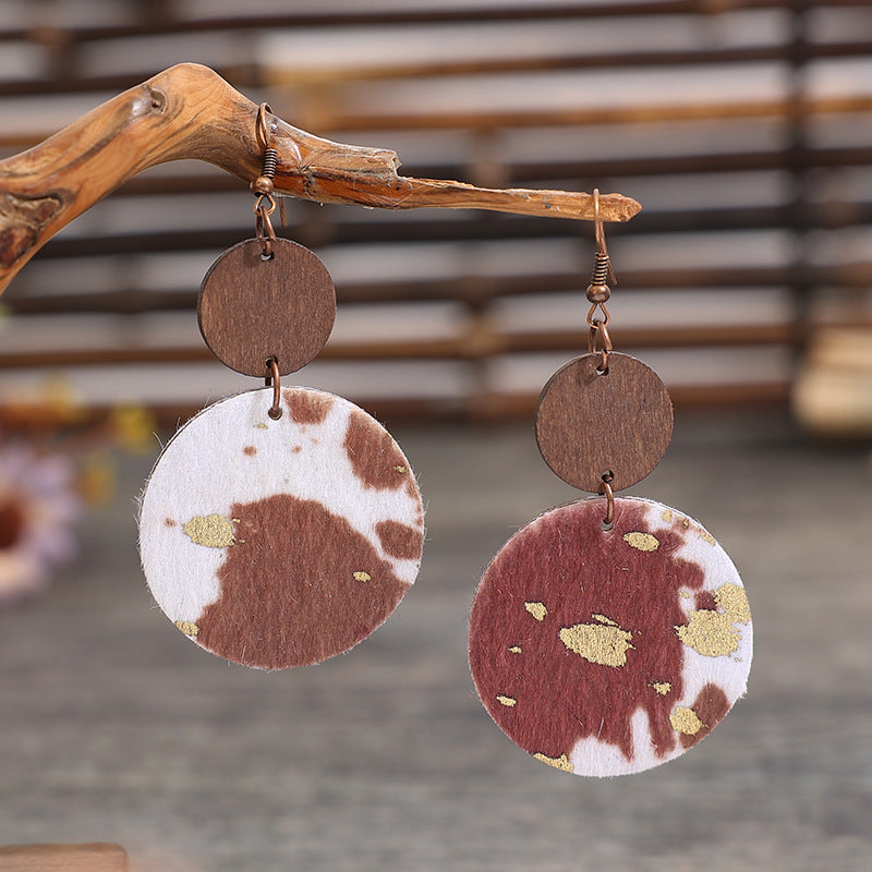 Charming Gold Earring for Any Occasion