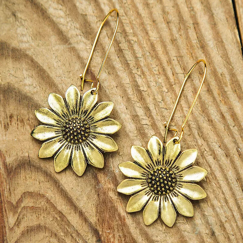 Charming Earring for Any Occasion