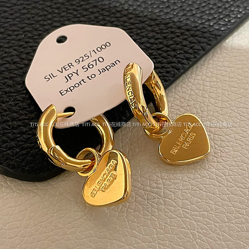 Beautiful Gold Earring with Unique Style