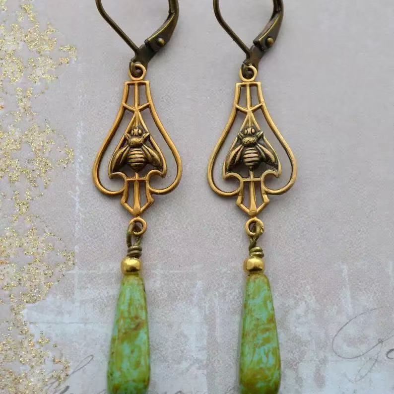 Elegant Gold Earring for Every Occasion
