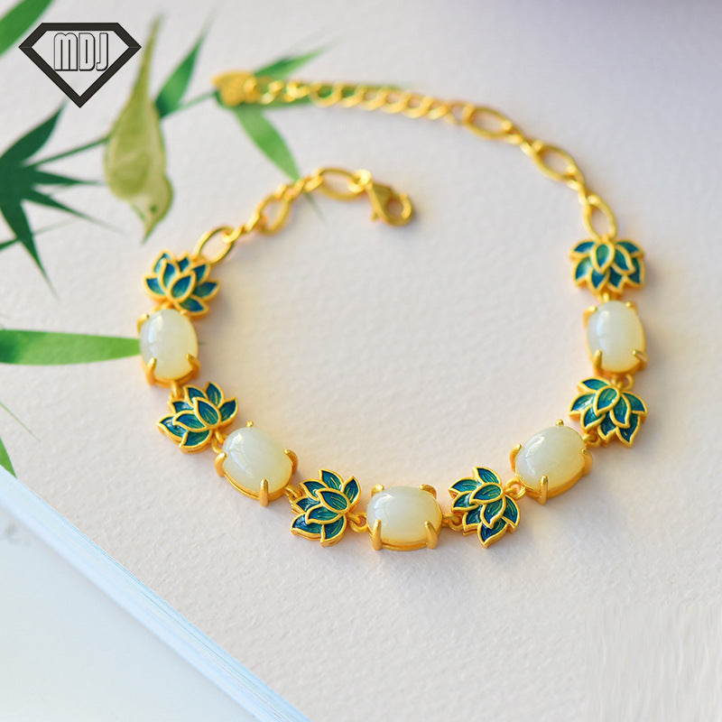 Romantic Gold Bracelet for Special Moments