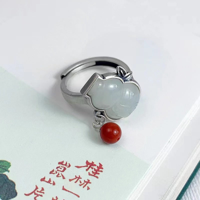 Classic Silver Ring with Timeless Appeal