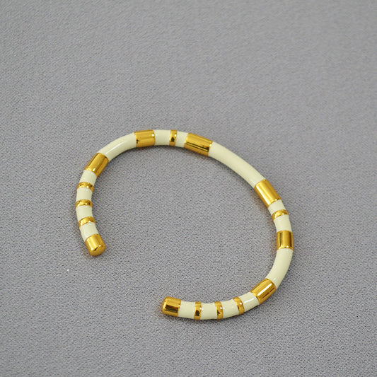 Stunning Gold Bracelet for Daily Wear