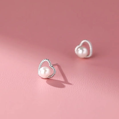 Stunning Pearl Earring for Daily Wear