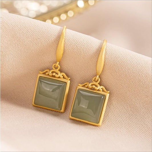 Elegant Gold Earring for Every Occasion