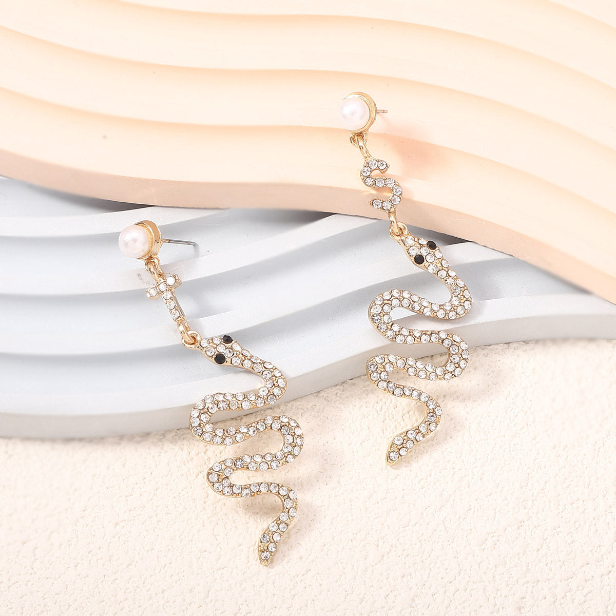 Romantic Pearl Earring for Special Moments
